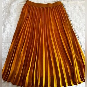 Elegant Mustard Yellow Pleated Skirt